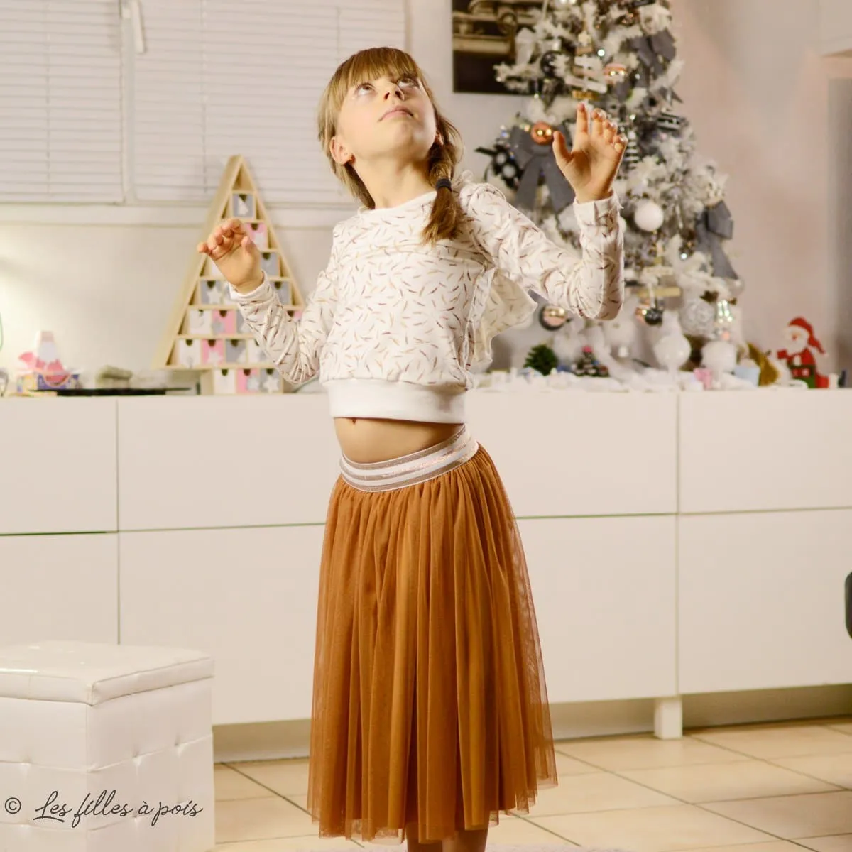 Tutoriel couture : Créez votre jupe en tulle souple en 1h30 ! 2 Look jupe en tulle souple et top jersey Oeko tex motif épi de blé - www.lesfillesapois.fr