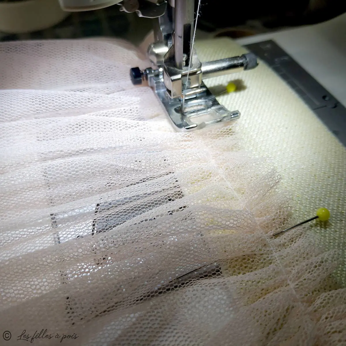 Tutoriel couture : Créez votre jupe en tulle souple en 1h30 ! 11 Tutoriel jupe en tulle souple