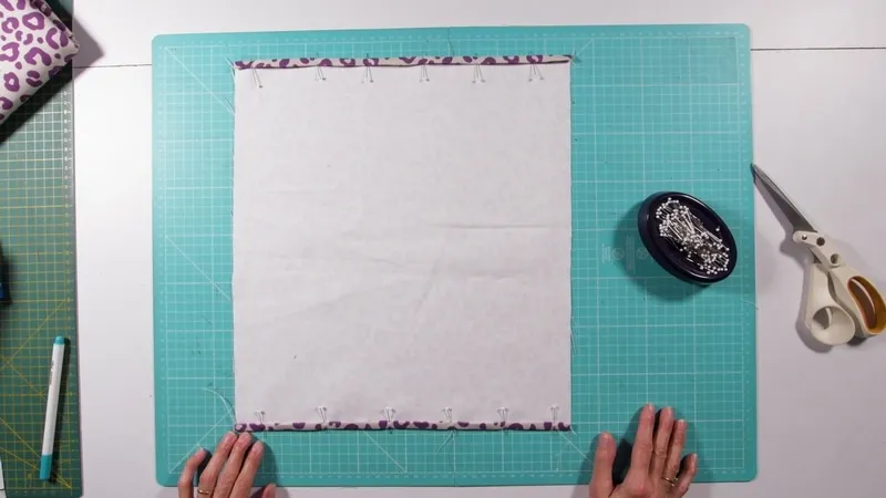 Réaliser facilement une housse de boite à mouchoirs en 30 minutes 8 Préparation des ourlets